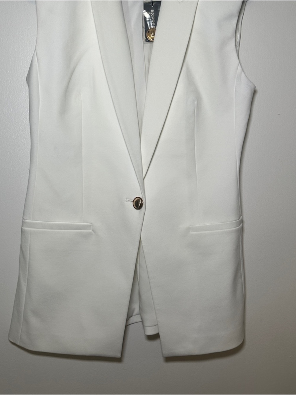 Express Sleeveless Blazer Jacket in White - Picture 5 of 7